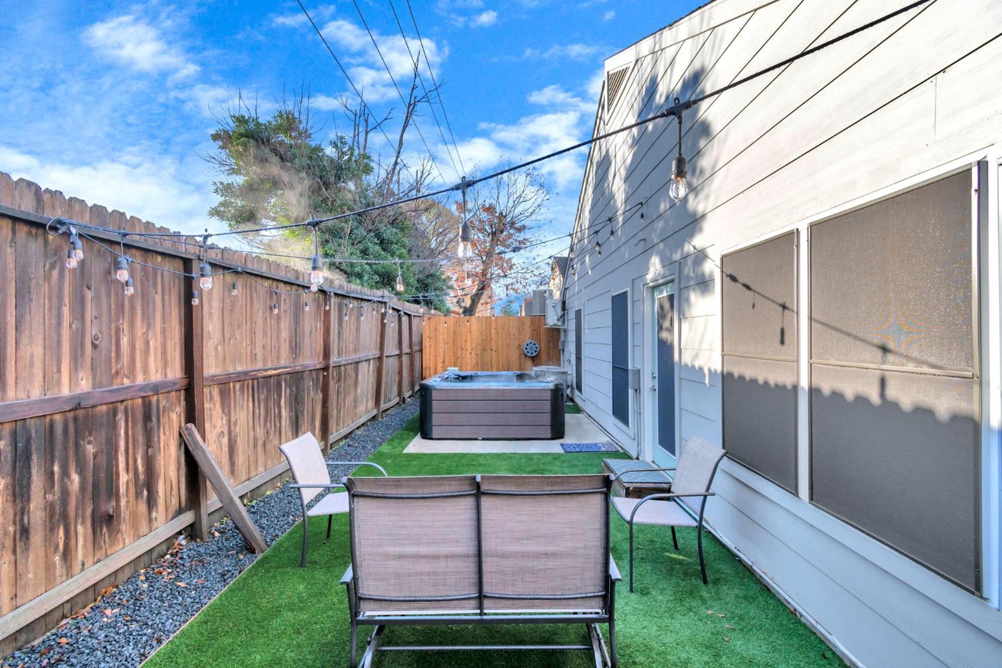 1976 Accessiblegem Jacuzzi Sleep13 Chinatown 20Mins Dt Villa Houston Exterior photo