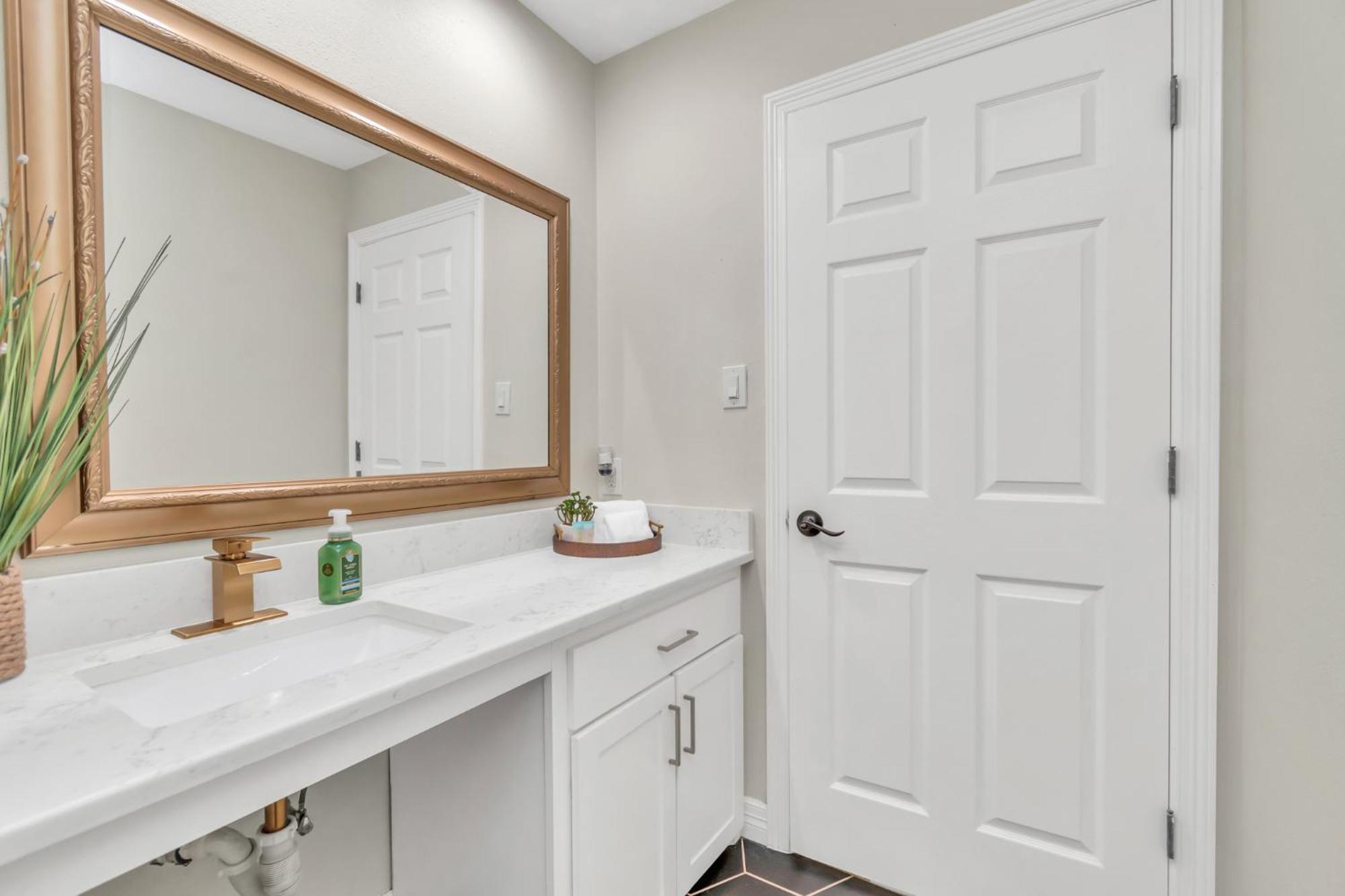 1976 Accessiblegem Jacuzzi Sleep13 Chinatown 20Mins Dt Villa Houston Exterior photo